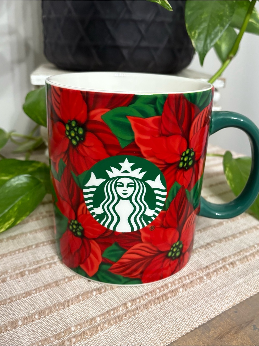 Starbucks MUG 2020 Poinsettia Christmas Star Holiday LARGE 26oz Coffee Tea Cocoa
